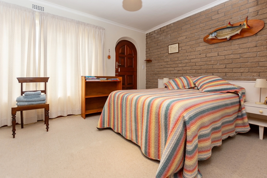 5 Bedroom Property for Sale in Middedorp Western Cape